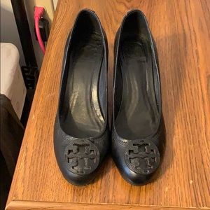 Black leather Tory Burch Wedges